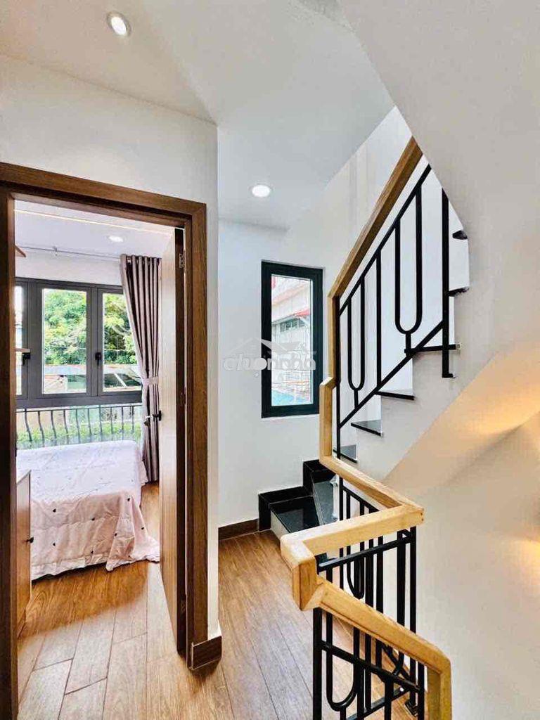 Chính chủ cho thuê nhà giá rẻ - 4pn 4tl - mới 100% - trung tâm phú nhu - 4