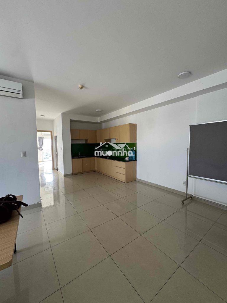 Cho thuê căn hộ căn góc oriental plaza 105m2 3pn 2wc 3bc, nt cơ bản, g - 2