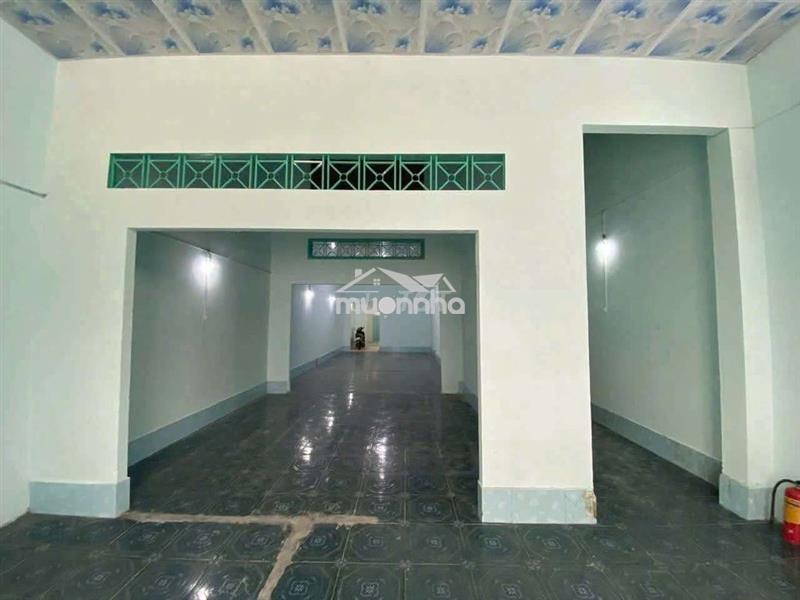 Kho khu tên lửa 240m2 giá 16 triệu thương lương