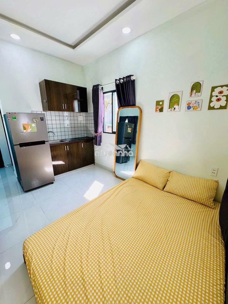 Phòng đẹp ban công, trung tâm, máy giặt riêng - Ảnh 2