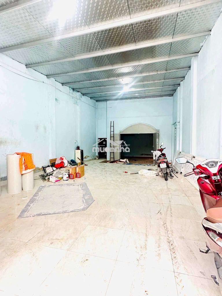 Cho thuê nhà 180m2 gần đường  mptv