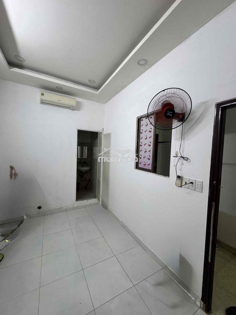 Cho thuê phòng trọ 18m2 mt đường số q4 - Ảnh 3