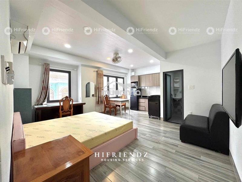 Studio thang máy hầm xe rộng full nội thất cách y dược đi bộ 10p