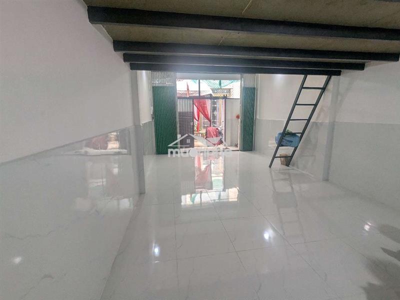 Nhà sạch sẽ mới sơn sửa đẹp phù hợp gia đình
