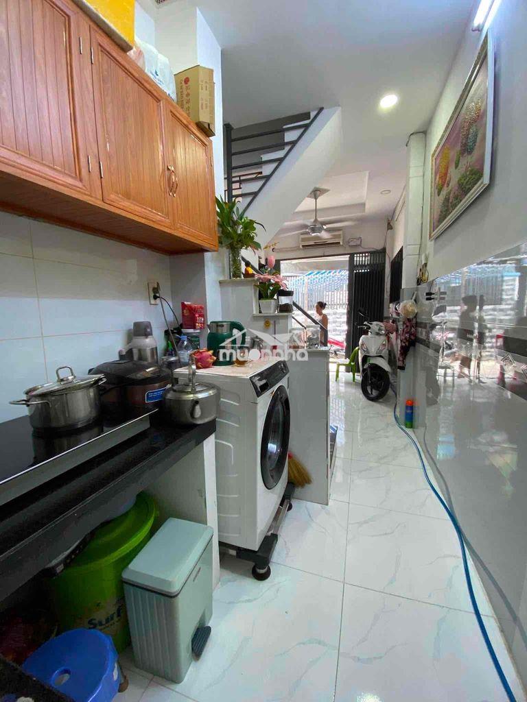 Cạnh cầu chà và quận 8 - nhà đẹp vào ở ngay - 2 tầng - nhỉnh 2 tỷ - 4