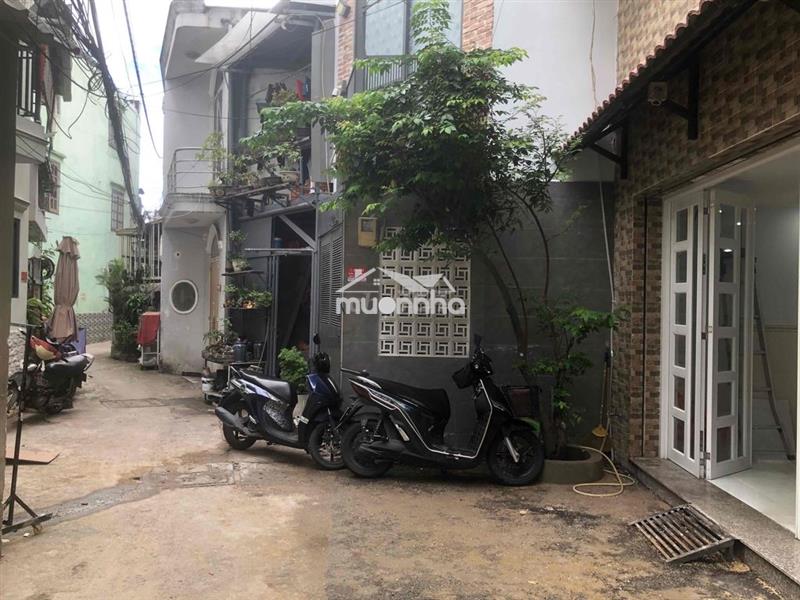 Gia đình cho thuê nhà nguyên căn
