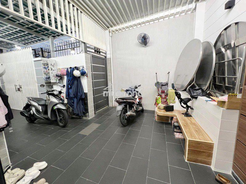 Gấp bán giảm 2 tỷ_ 100m2_ 3pn- sát mặt tiền- phù hợp ở và tích sản - 2