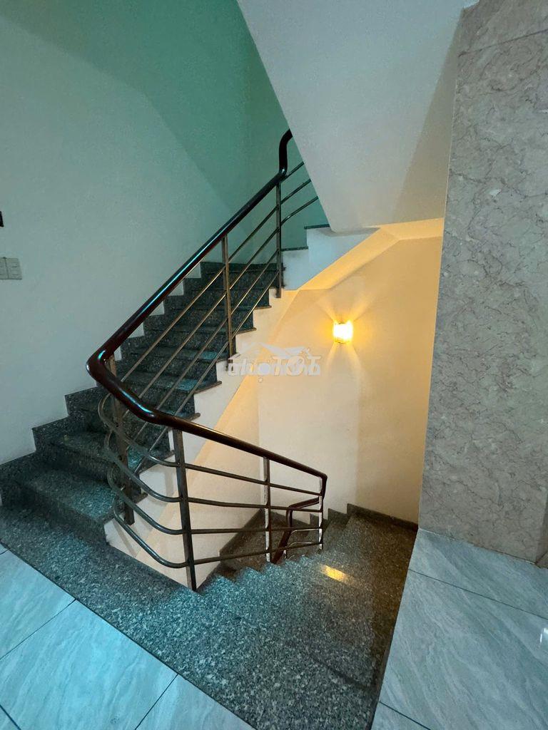 Cho thuê tòa nhà mặt tiền – có thang máy- có hầm - 4