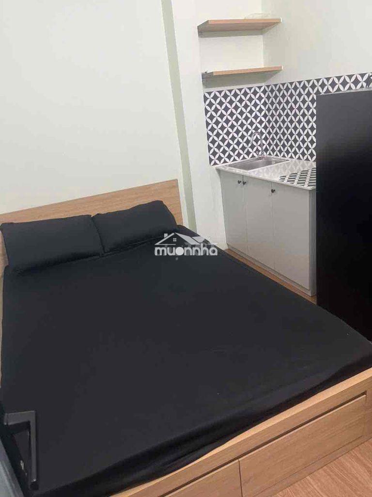Chính chủ h07 giá 4tr phí dịch vụ: 200k/ tháng nước: 100k/ ng/ tháng c