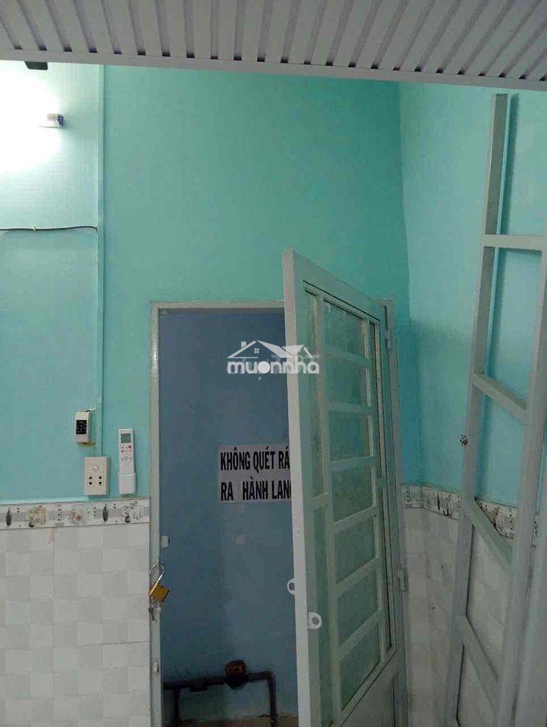 Phòng rộng gần chợ phạm thế hiển, cách cầu phạm hùng 500met, - 2