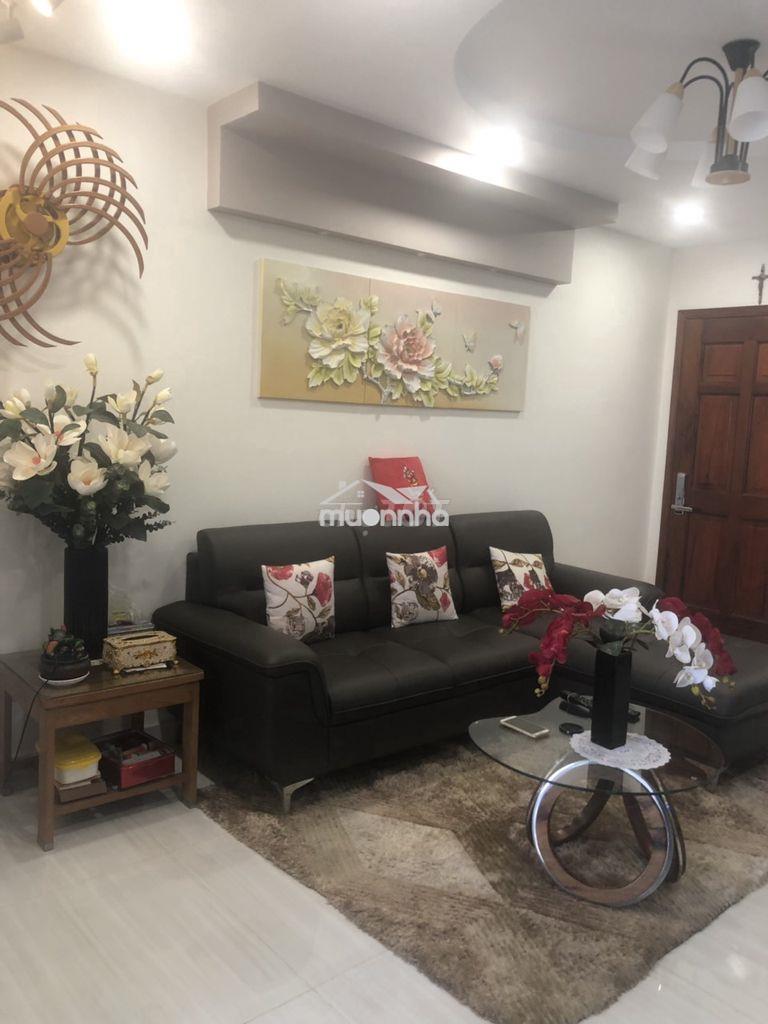Bán chung cư đường cách mạng tháng 8   50m2, 2pn,  giá 2.4 tỷ