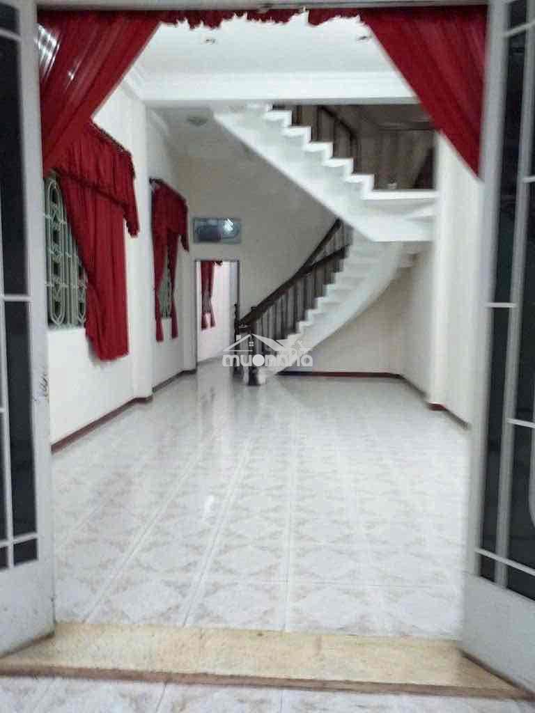 Cho thuê nhà sân bay 72m2 trệt 2 lầu 4pn giá tốt - 3