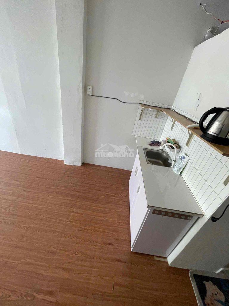 Cho thuê phòng vườn chuối q3 có wc riêng ban công - Ảnh 3