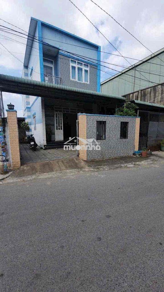 Cho thuê nhà sân ô tô full nội thất tân phước khánh tân uyên hẻm nhựa