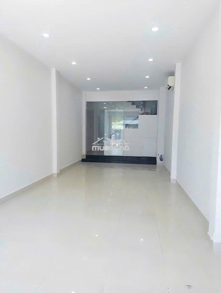 Cần cho thuê nhà mt 822a đường cách mạng tháng 8 p.5 q.tân bình  - 2