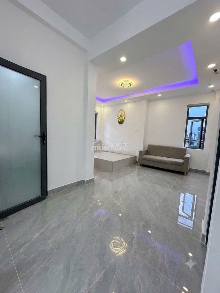 Nhà vip q4- có hầm- 5 tầng- 40m2- 4pn- cho thuê 20tr-th - 2
