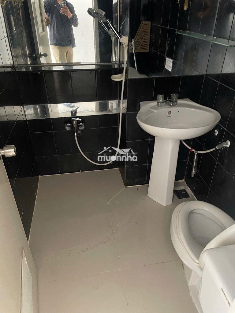 Phòng studio ban công, 25m2 tt quận 1. giá 5tr2 - 3