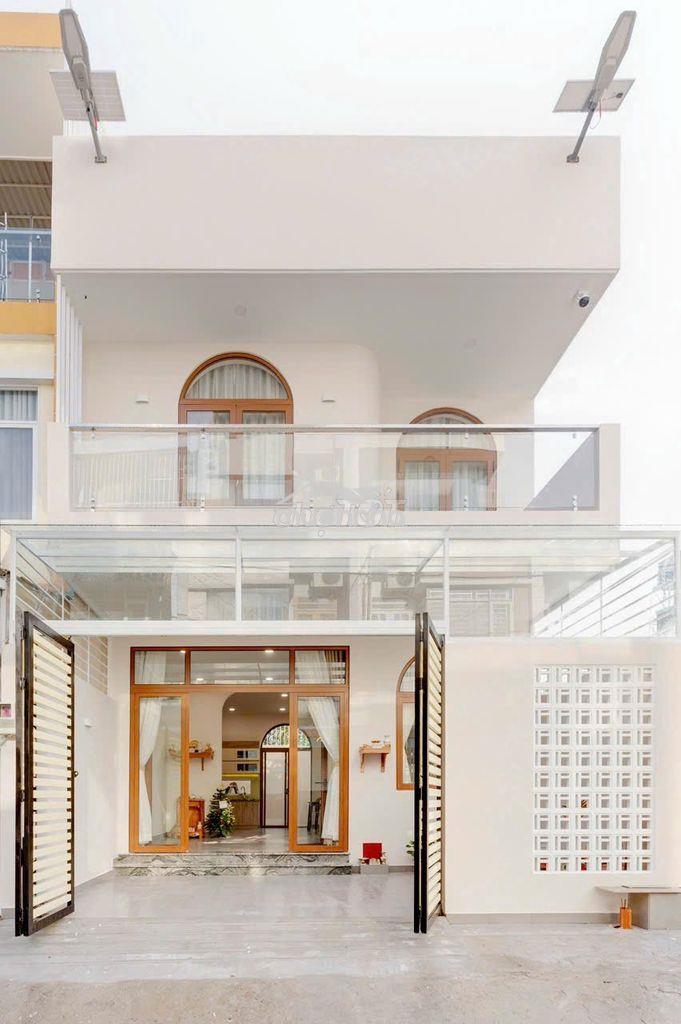 Chính chủ cần cho thuê nhà 3 tầng dtsd 240m2 full nội thất cao cấp