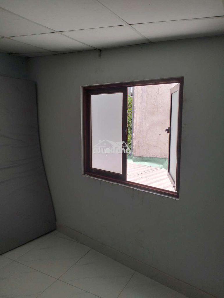 Cho thuê 1phòng trọ full nội thất dt 24m² có ban công, bếp và xe dưới  - 4