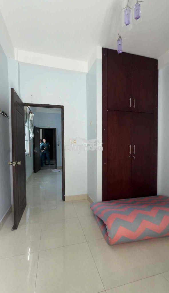 1pn bancon lớn ngay trung tâm q4 - Ảnh 3