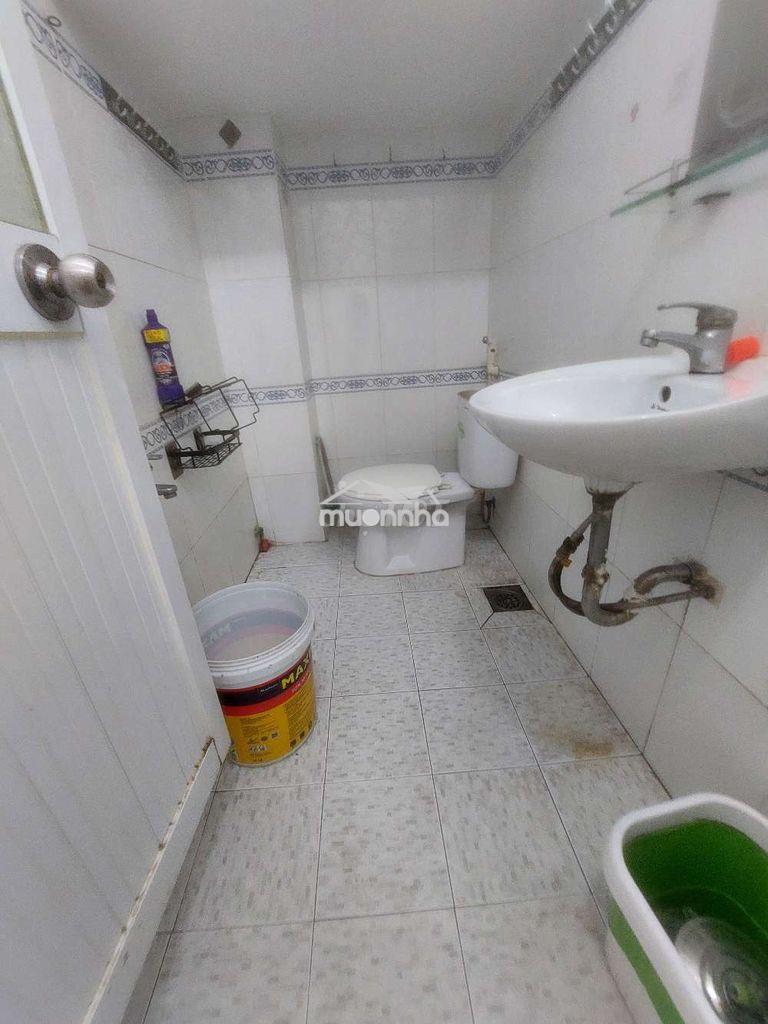 Cho thuê nhà đường phạm hùng c9 dt.4×9 } 1 lầu 2 phòng 2 wc hẽm xe hơi - 4