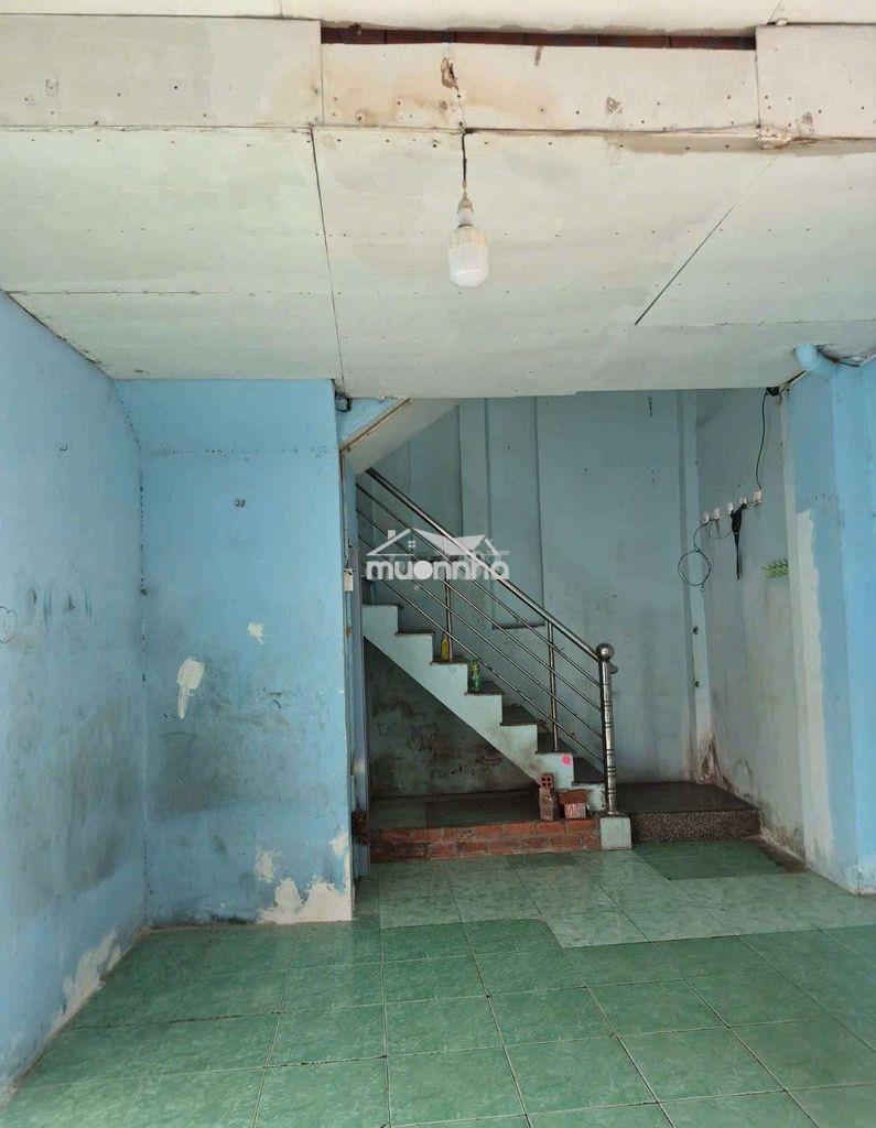 Nhà góc 2mt thích hợp ở đông người ,mở tiệm  làm nghề ,buôn bán nhỏ