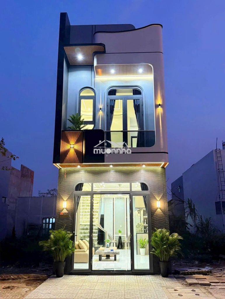 Bán gấp giá rẻ nhà 1 trệt 1 lầu diện tích 4x30 tại tdm, chỉ 2tỷ6 - 2