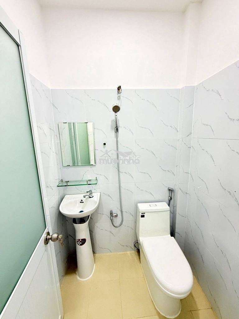 Lô góc kinh doanh lý chính thắng, quận  3, 18m2 hẻm xe tải, nhỉnh 2 tỷ - 2