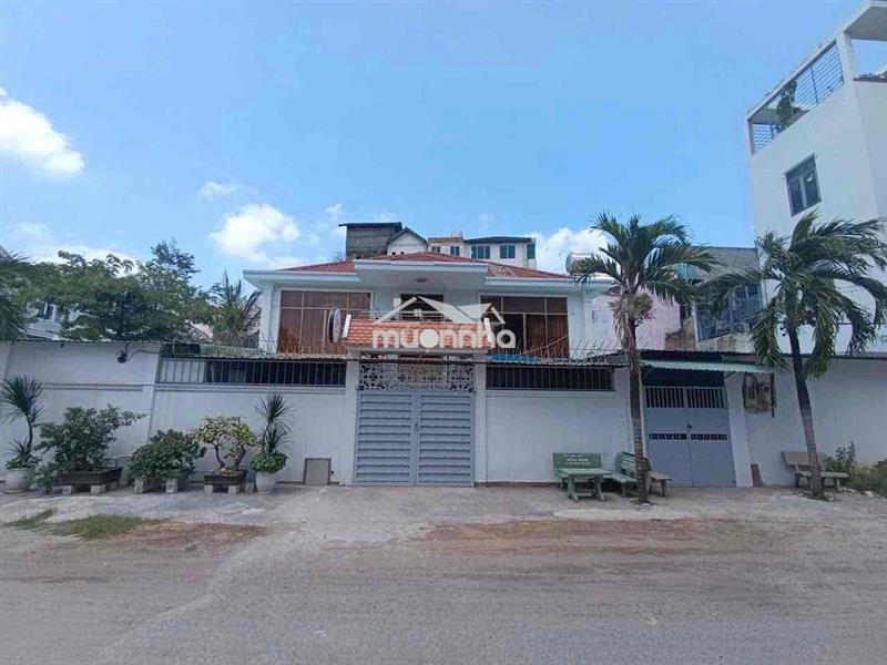 Ngộp bank bán nhanh biệt thự góc 220m2 giá giảm sâu