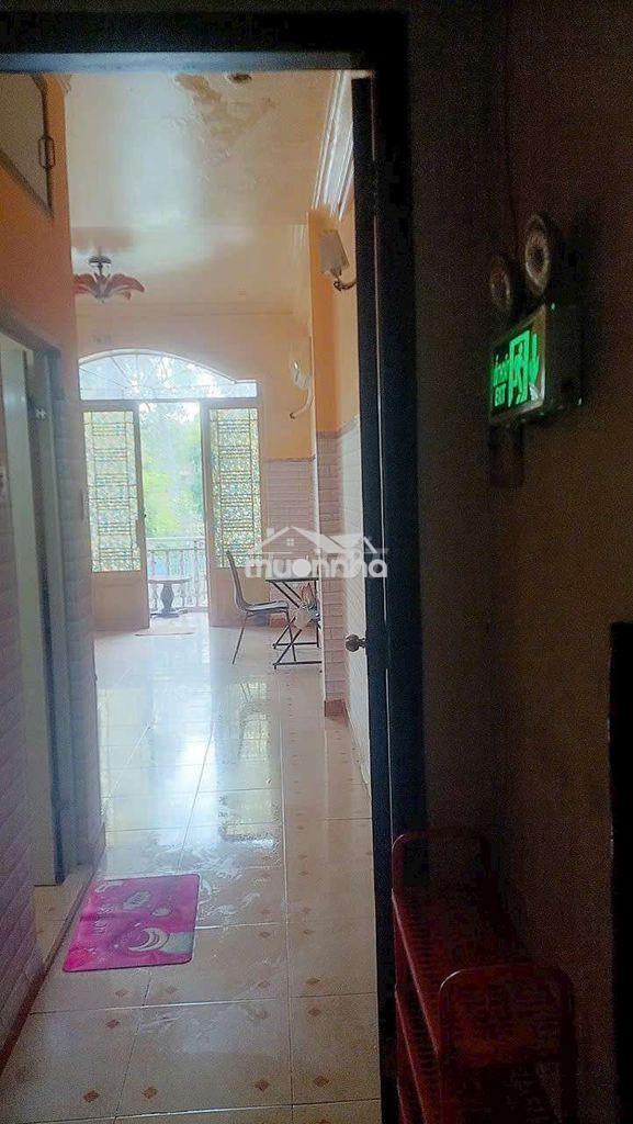 Cho thuê phòng, giá sinh viên, gần trường đại học ueh - Ảnh 2