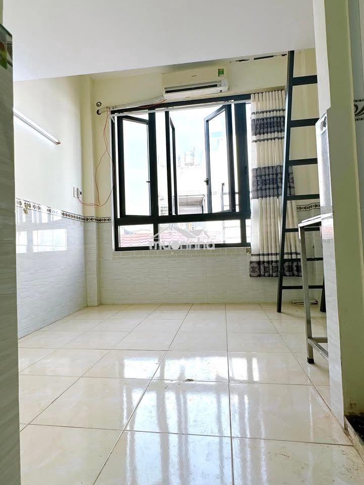 Cho thuê phòng trọ gác máy lạnh q4