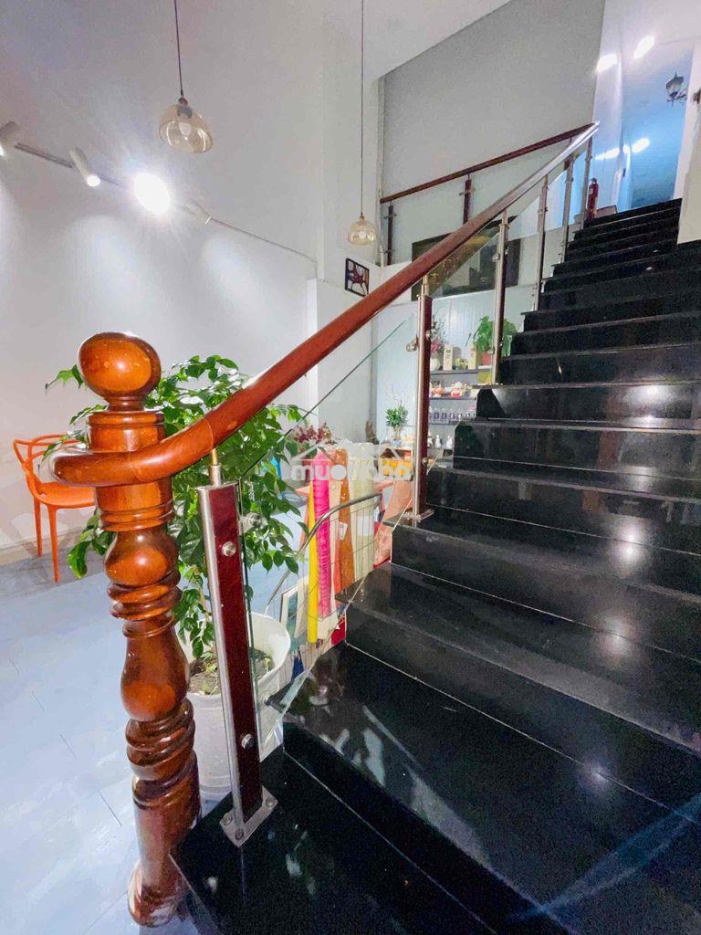 Cho thuê house ngay mặt tiền - Ảnh 3