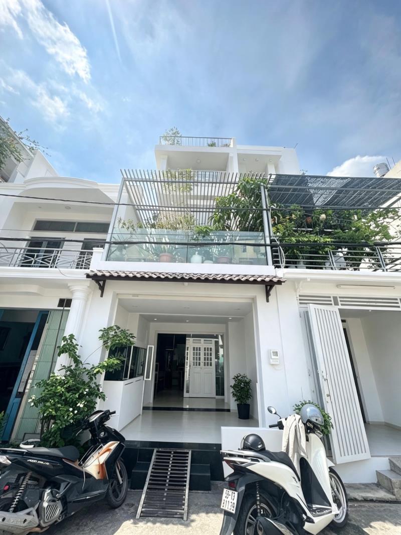 Bán nhà gần aeon tân phú, nhà kết cấu 4 tầng nhỉnh 4 tỷ hxh 8 mét - giảm 300tr còn 4 tỷ 600 diện tích: 47m2 (4x12)