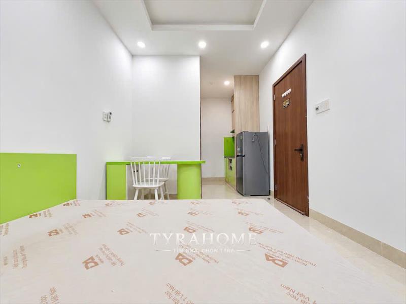 Studio tách bếp - hút mùi - ban công giếng trời - fulll nội thất chỉ vào ở - ngay học viện cán bộ - 3