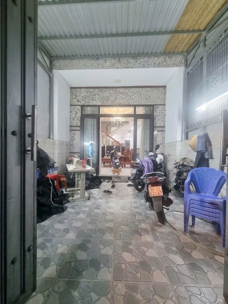 Bán nhà 1t2l mặt tiền trần thị hè, nở hậu 4,3 x 27, gần ngã ba đông quang - 2