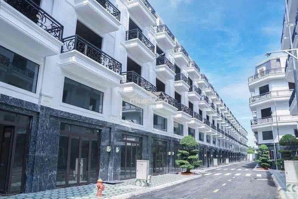 Cho thuê nhà mới 100% dt 250m2 1trệt 1lửng 3lầu 4pn 5wc sân thượng - Ảnh 3
