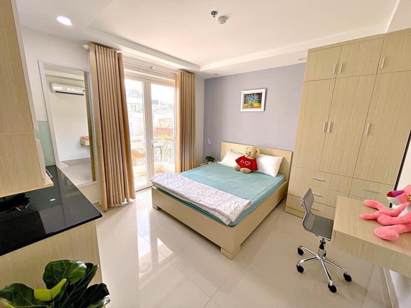 Phòng mới nội thất đầy đủ, cửa sổ thoáng gần ngay ueh cs n, ở được ngay