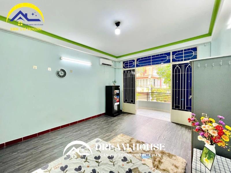 Phòng trọ dạng studio có ban công lớn thoáng, nội thất cơ bản rộng 35m2 - Ảnh 2