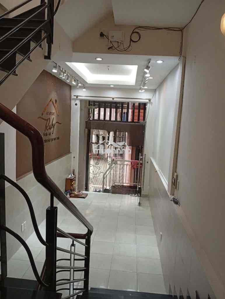 Nhà 3 phòng ngủ 3x16 lê thị riêng. cho làm homestay
