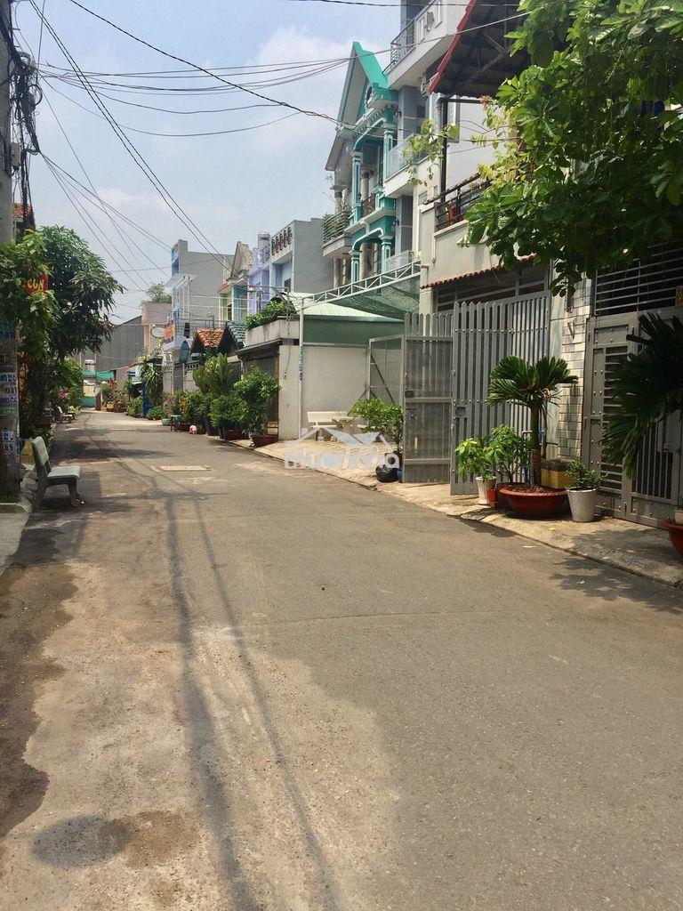Cho thuê nhà hẻm xe tải 4 x 20,  bùi văn ngữ, quận 12