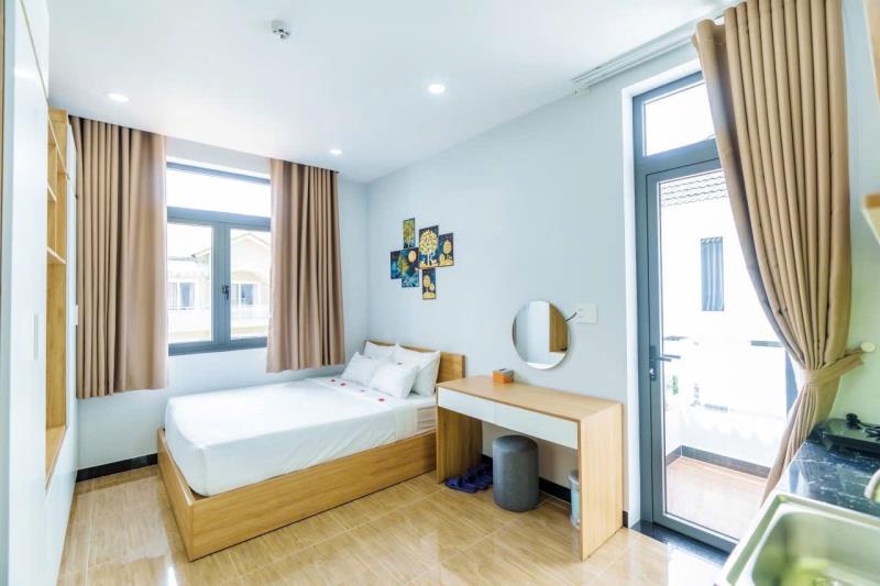 Cho thuê căn hộ có ban công full nội thất đường đặng thuỳ trâm gần vlu, uef, hutech và hàng xanh