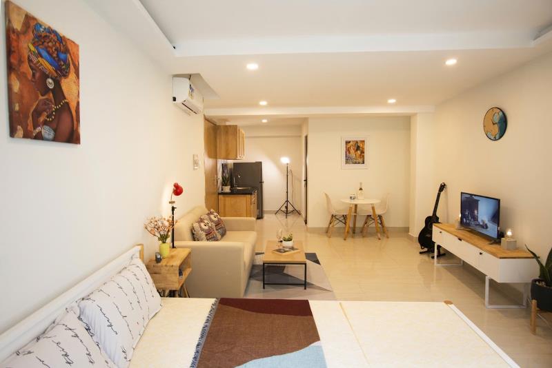 Cho thuê căn hộ 39m2 có cửa sổ & tv | gần cầu hoàng hoa thám & phan xích long  - Ảnh 2