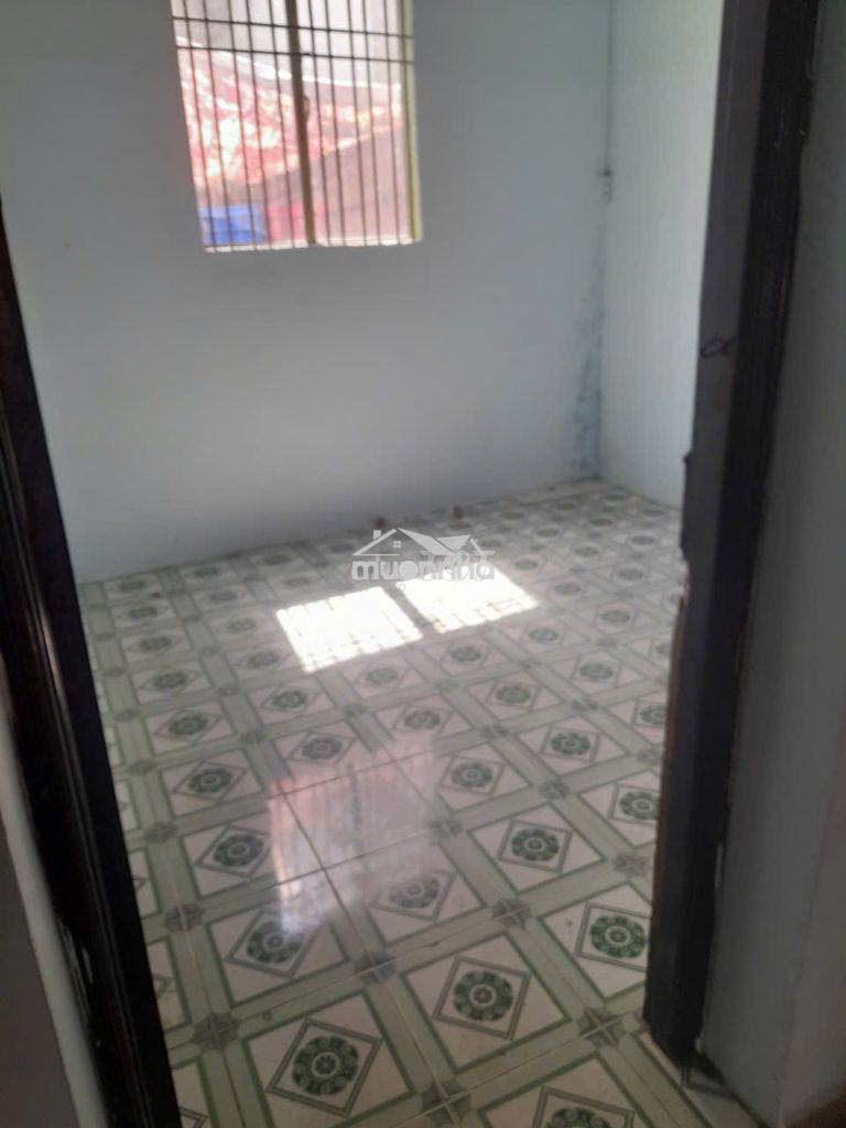 Cho thuê nhà cách 1 căn ra mt hẻm 7 m thông đương gò dầu 5 x 17 m - Ảnh 3