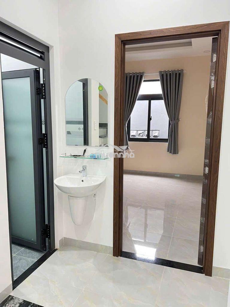 Cho thuê nhà nguyên căn 4 phòng ngủ 4 máy lạnh hẻm xe hơi  - 3