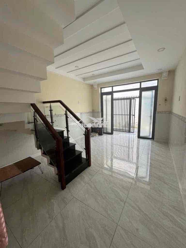 Cho thuê nhà cạnh sông đường xe tải thoáng mát