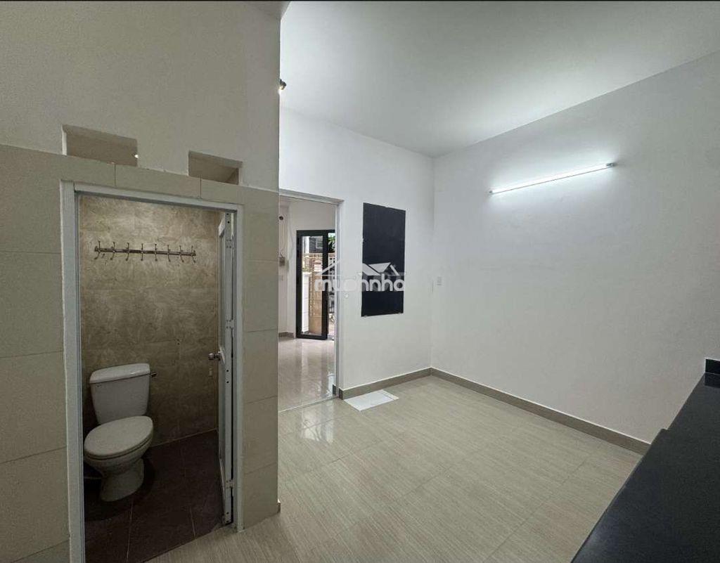 Ngang hiếm 5,5m - căn góc - có sân để xe rộng - Ảnh 4