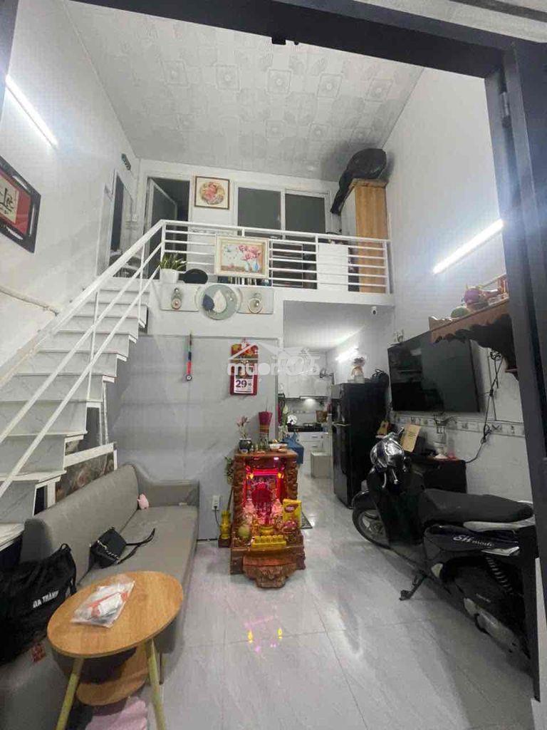 Ngan 4 m dai 8 m  tổng 32 m  đỗ lưng chợ phu lạc vào hẻm
