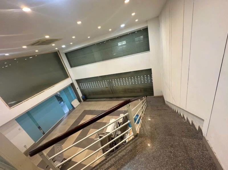 Cho thuê mặt bằng sương nguyệt ánh quận 1 – 200m² – giá 4.500 usd