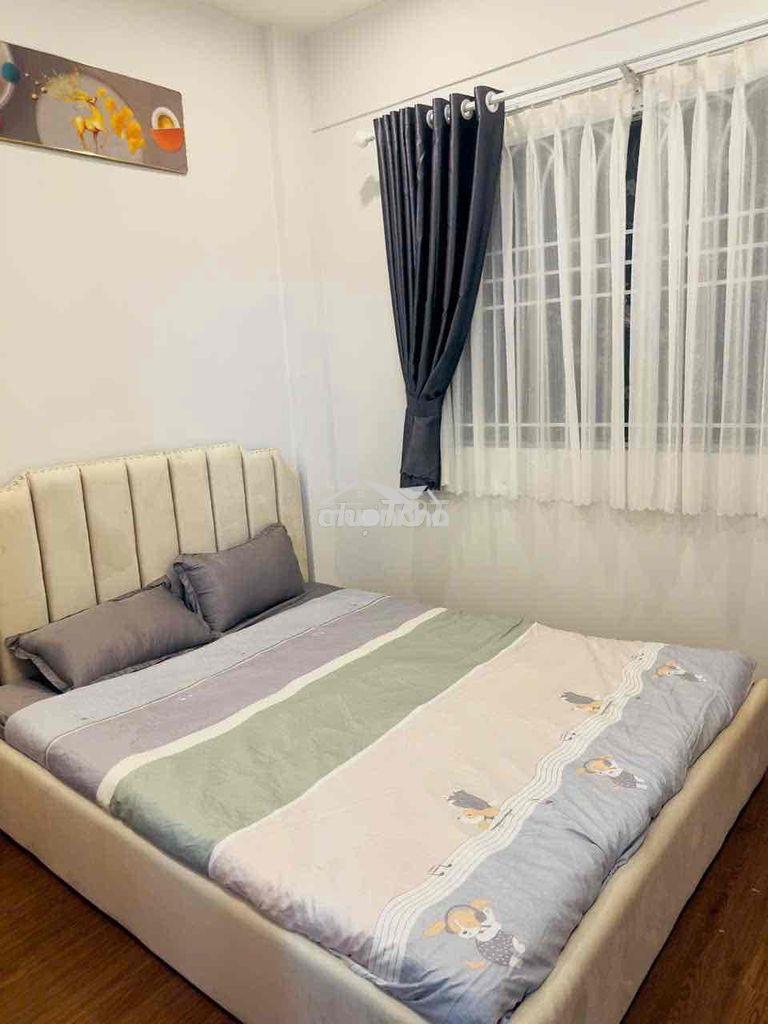 Cho thuê căn chung cư cũ 2pn 1wc 70m2