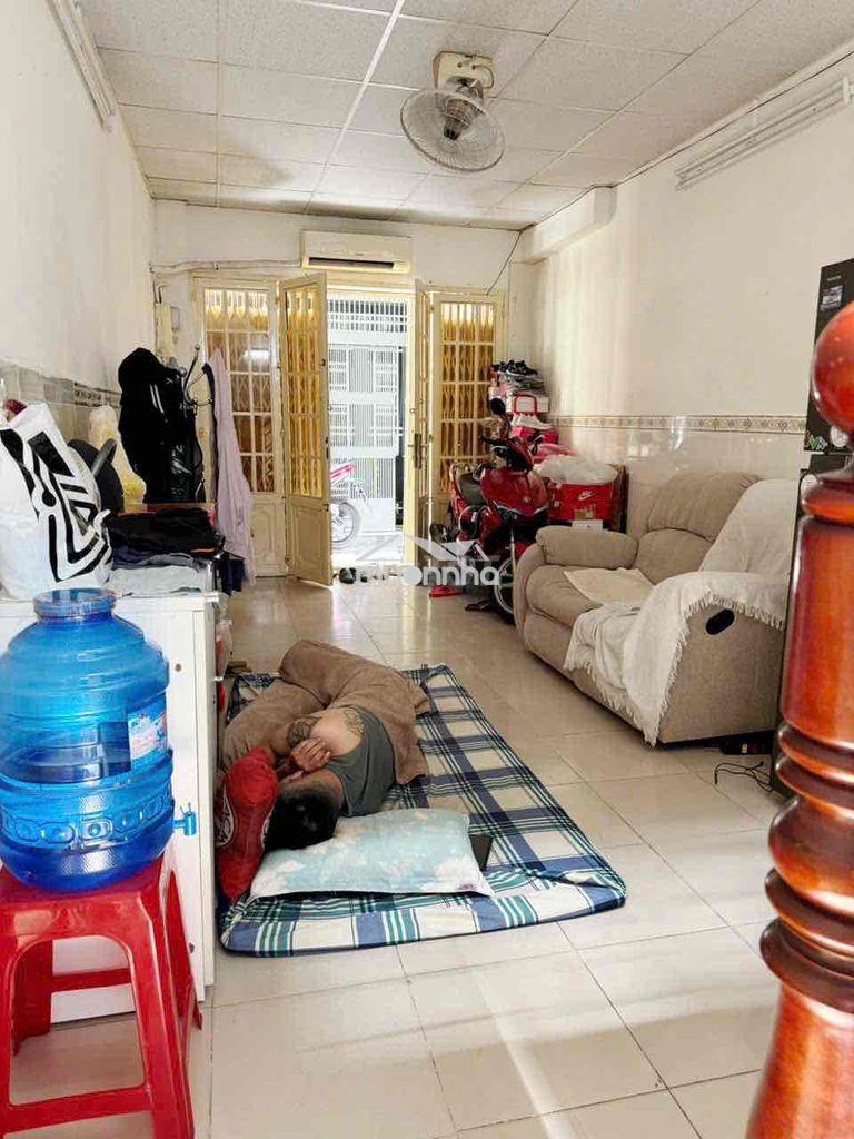 Ngay mặt tiền nam kỳ khởi nghĩa quận 3 2 lầu 2pn chỉ 10tr
